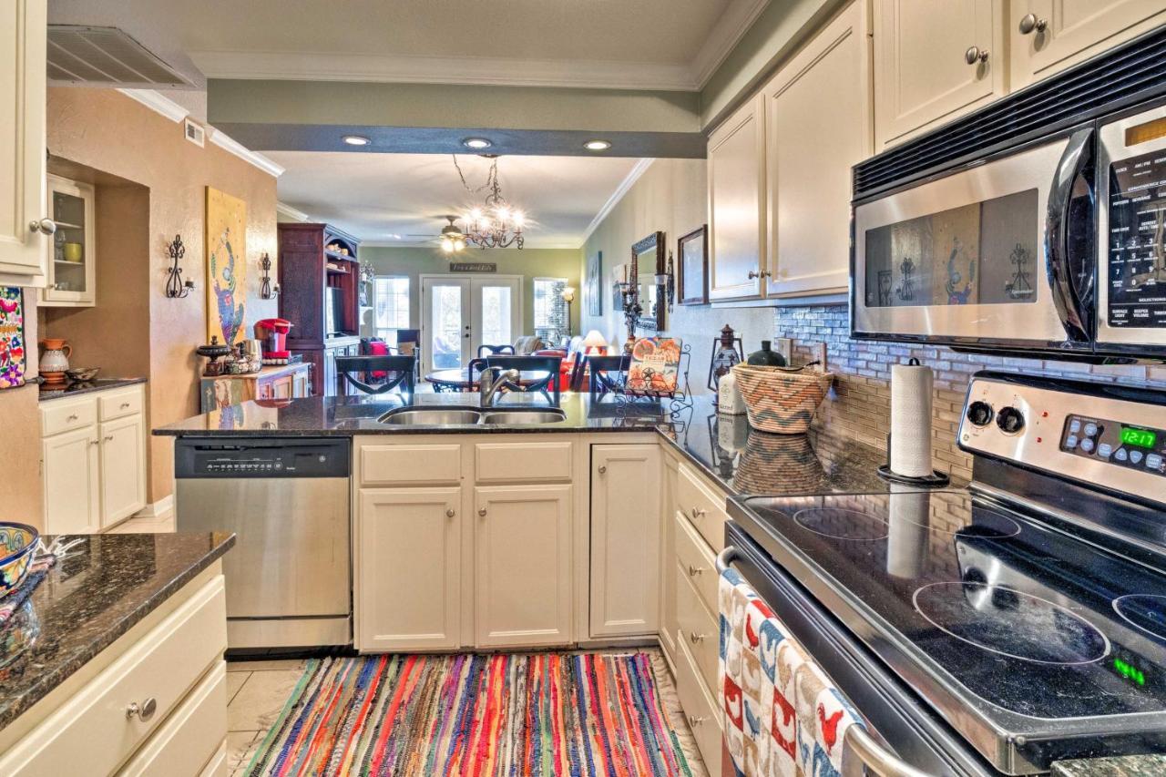 Lakefront Lago Vista Condo With Resort Amenities! Εξωτερικό φωτογραφία